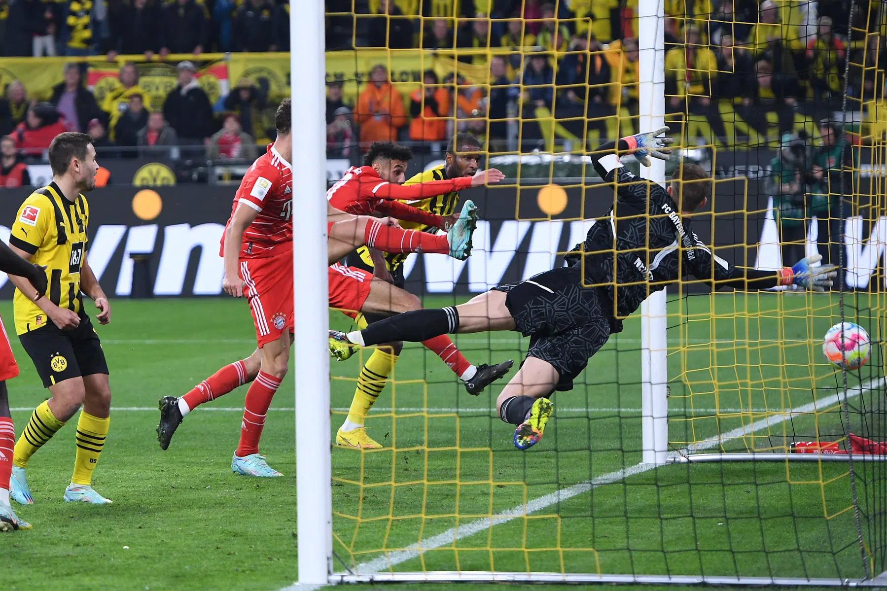 Spektakel in Der Klassiker: Dortmund in slotseconde naast Bayern