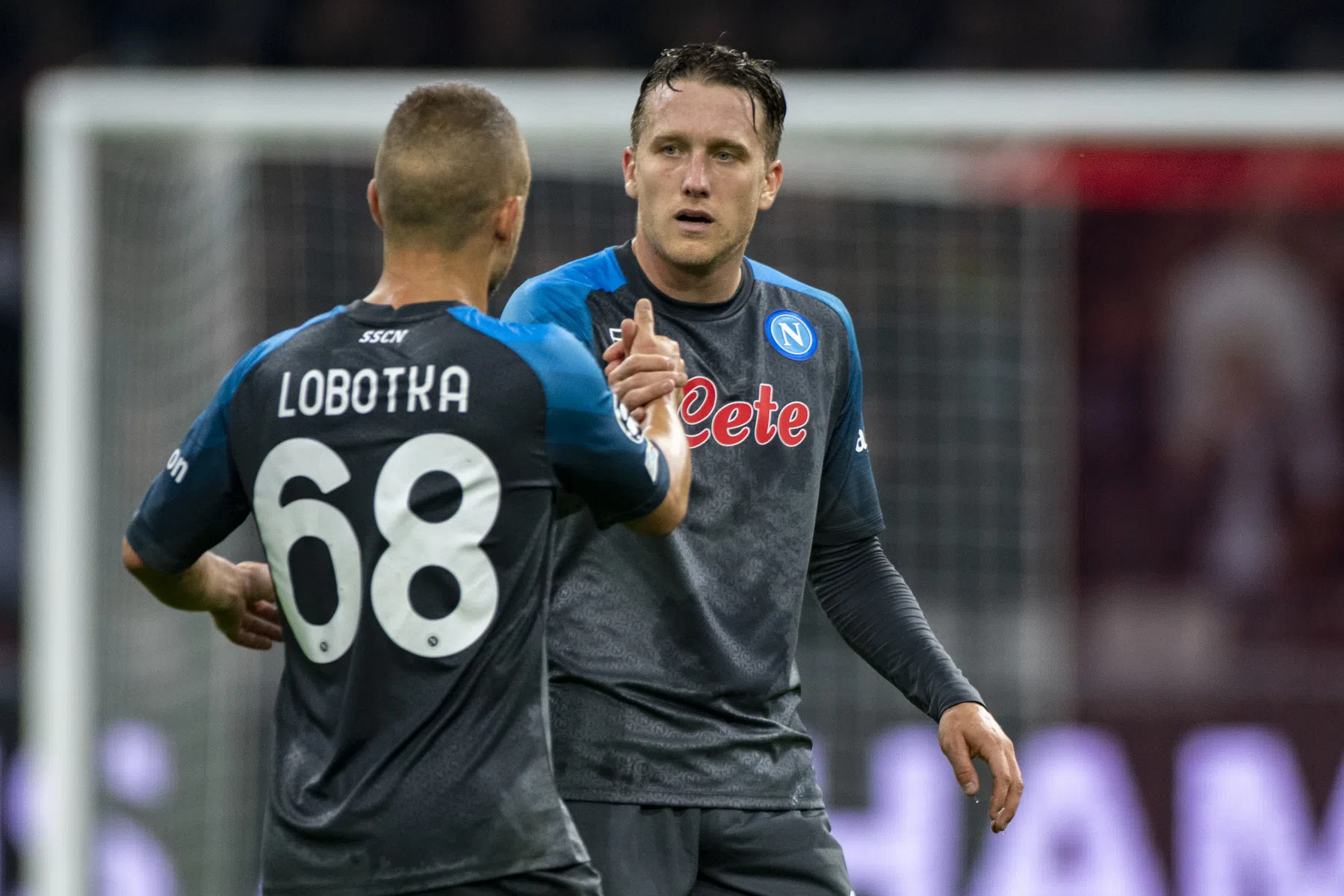 Napoli krijgt richting Ajax wisselend nieuws uit de ziekenboeg