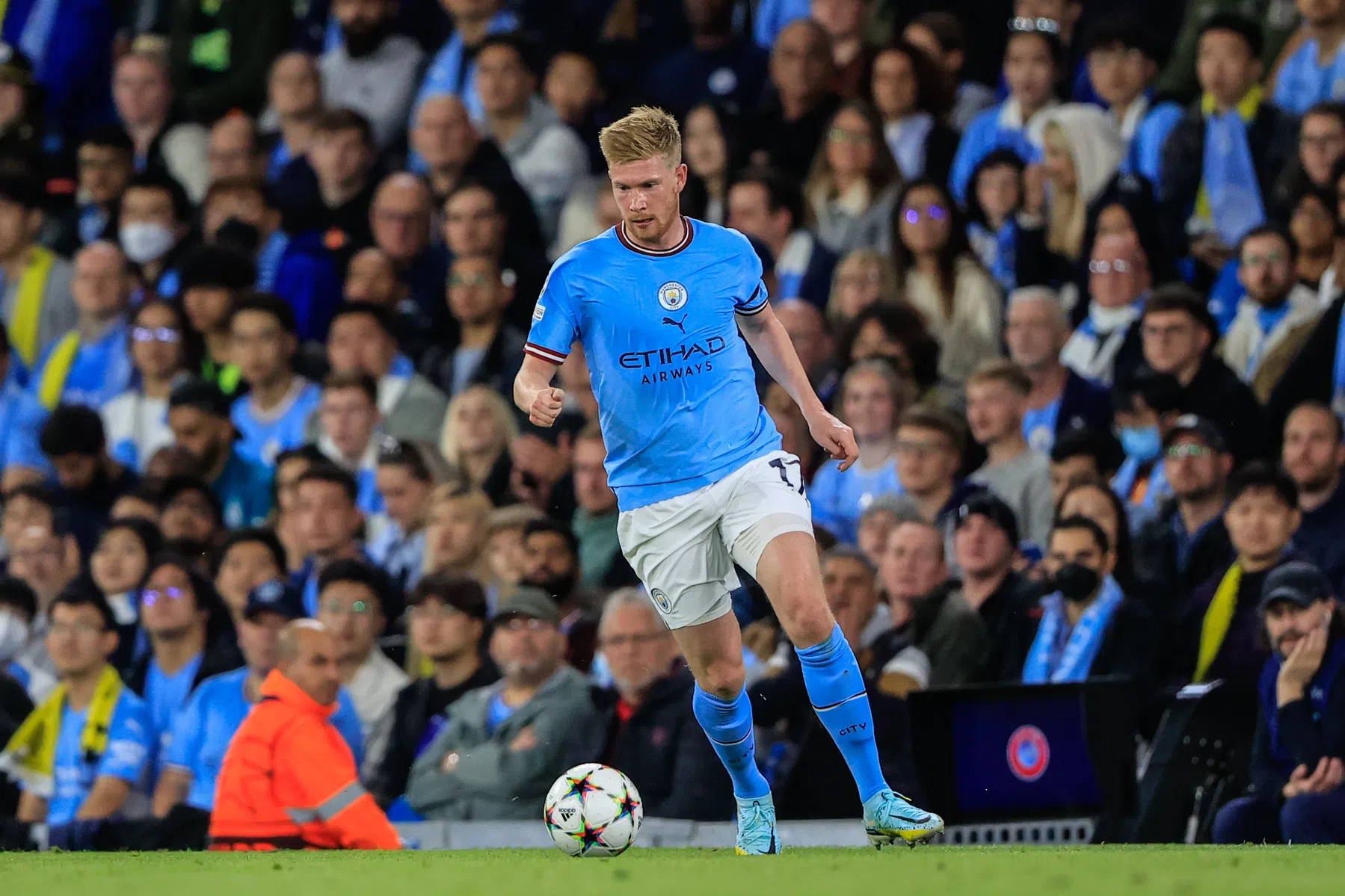 Winnend City voert druk op Arsenal op, De Bruyne passeert Bergkamp