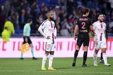 Thumbnail for article: Lacazette zet vraagtekens bij keuzes Bosz: 'Ik begrijp het niet'