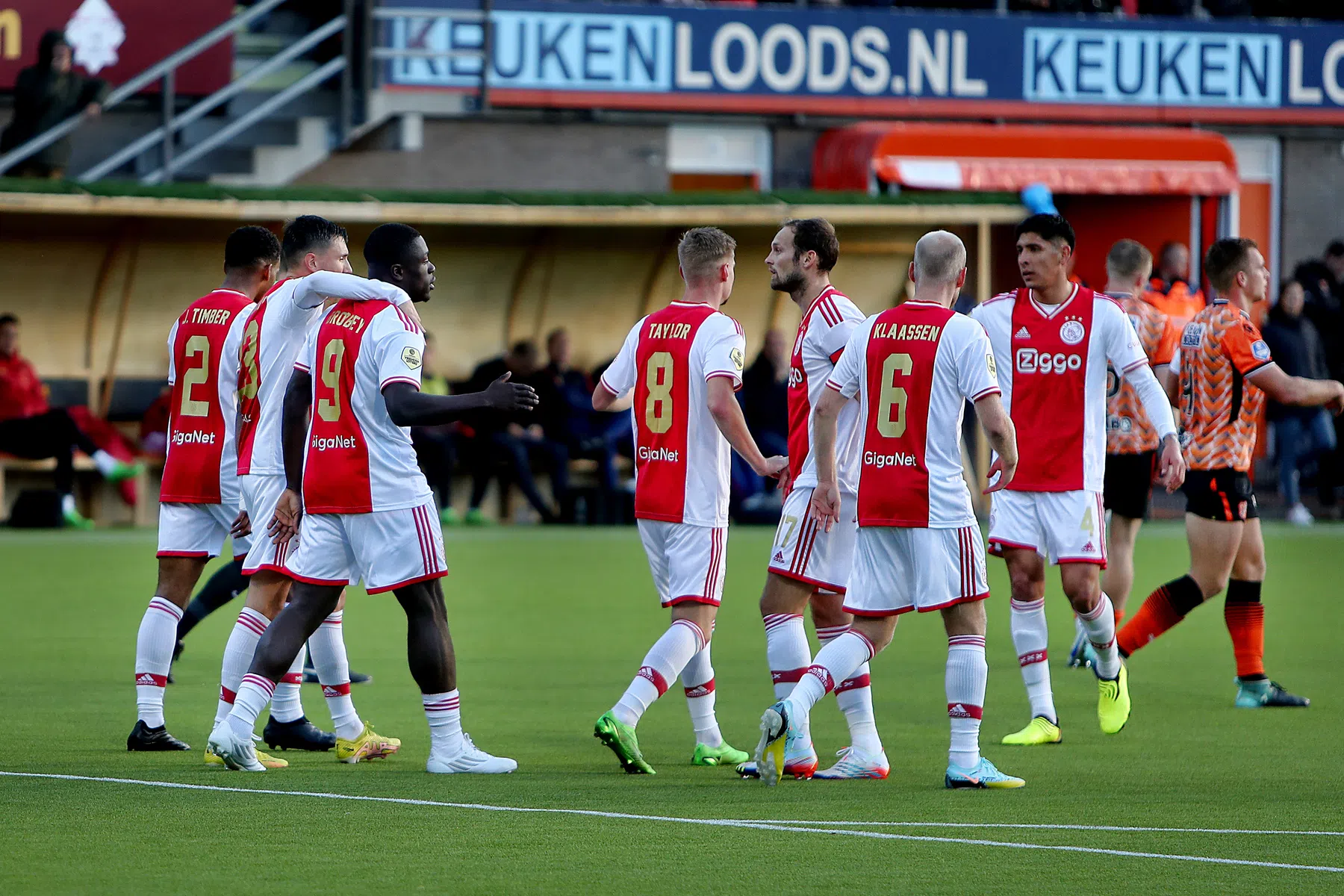 'Vernieuwd' Ajax kruipt door het oog van de naald in Volendam