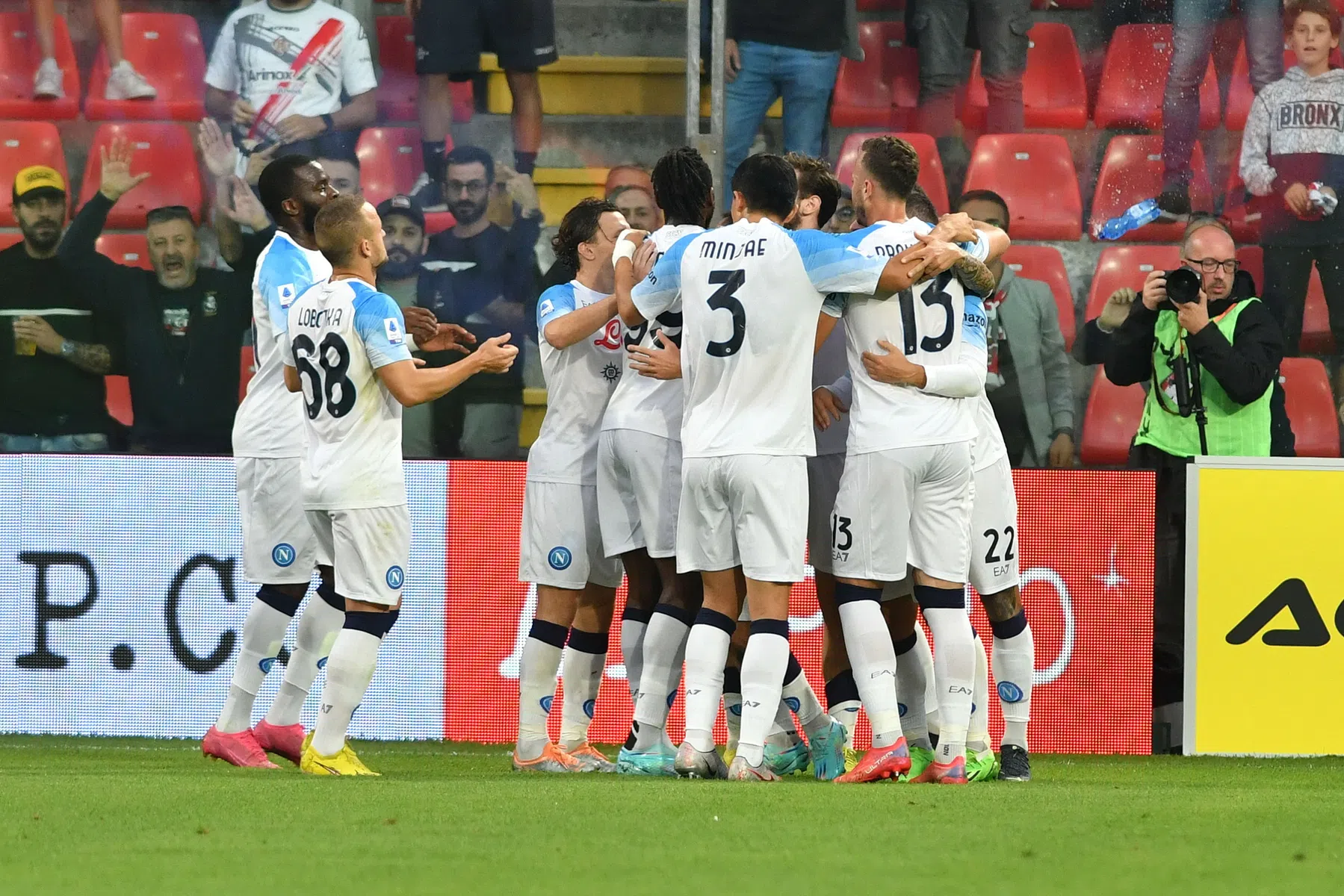 Na vernederen van Ajax beleeft Napoli tegen laagvlieger avond met gemengde gevoelens