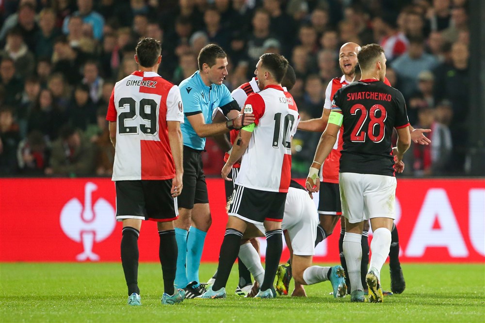 Kökçü ergert zich aan arbitrage: 'Toen liet ik me heel even gaan'