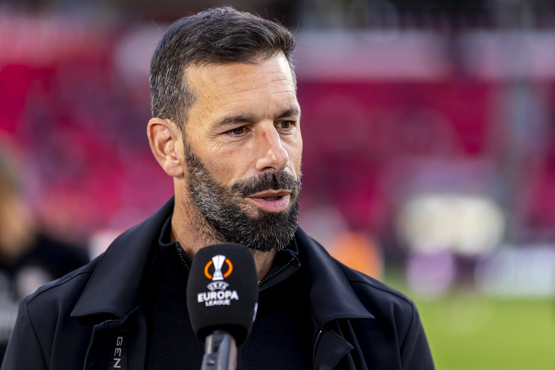 Tevreden Van Nistelrooij daagt PSV-spelers uit voor Arsenal-test