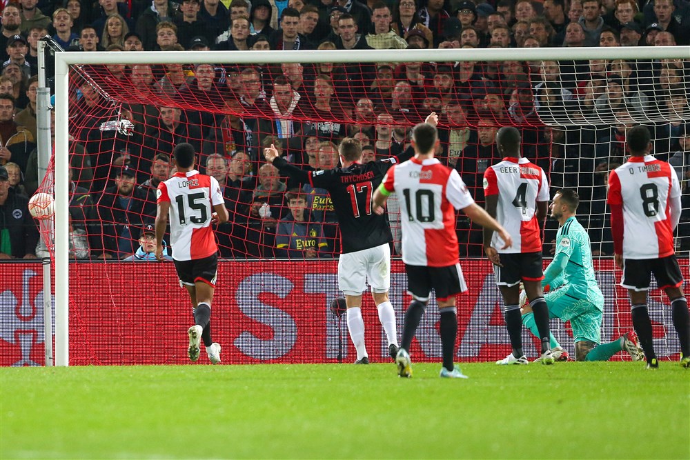 Feyenoord houdt voorsprong wéér niet vast tegen taai FC Midtjylland