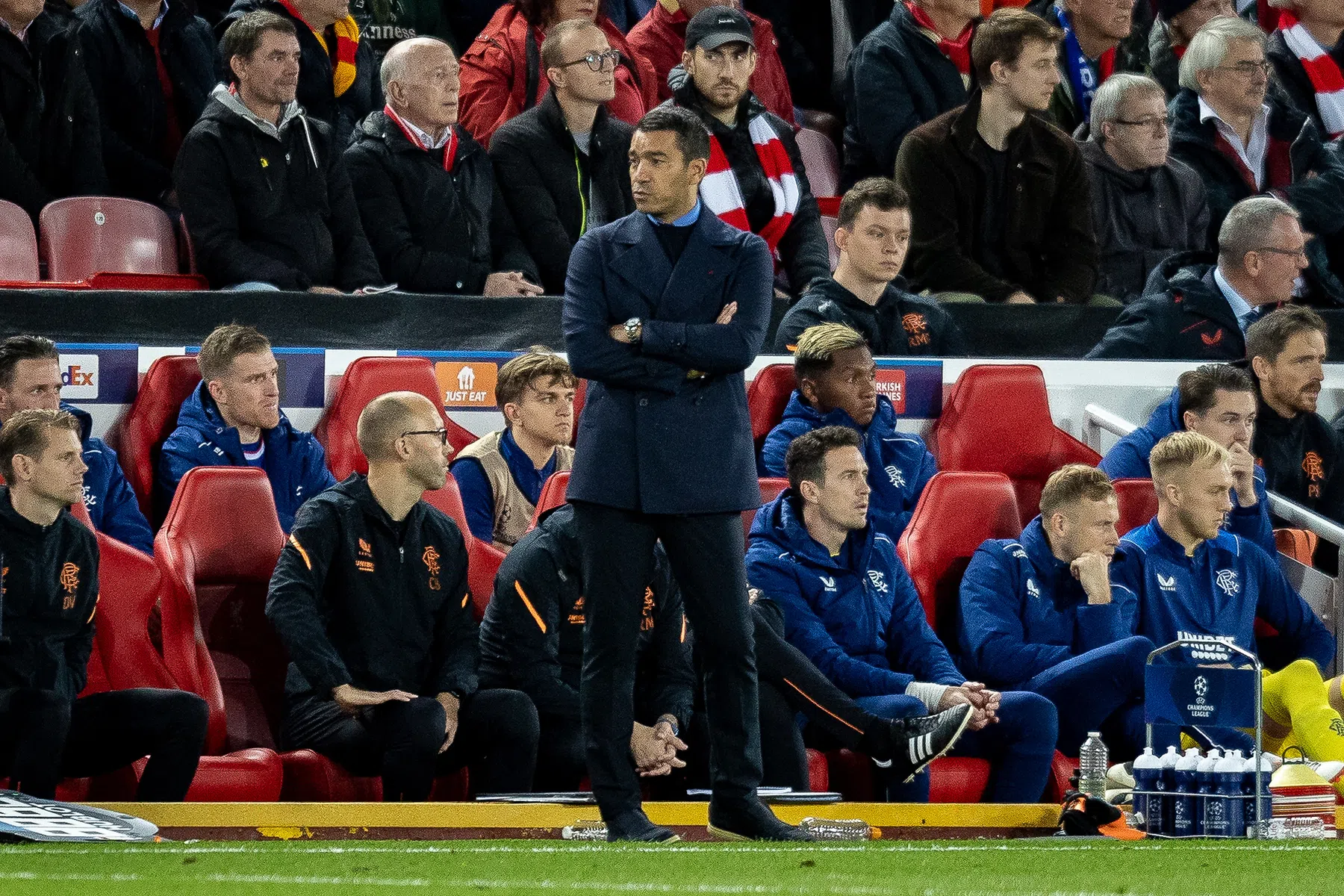 Van Bronckhorst verschuift prioriteiten na klap in Champions League