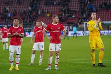 Thumbnail for article: AZ roept het onheil over zichzelf af in topper tegen Feyenoord