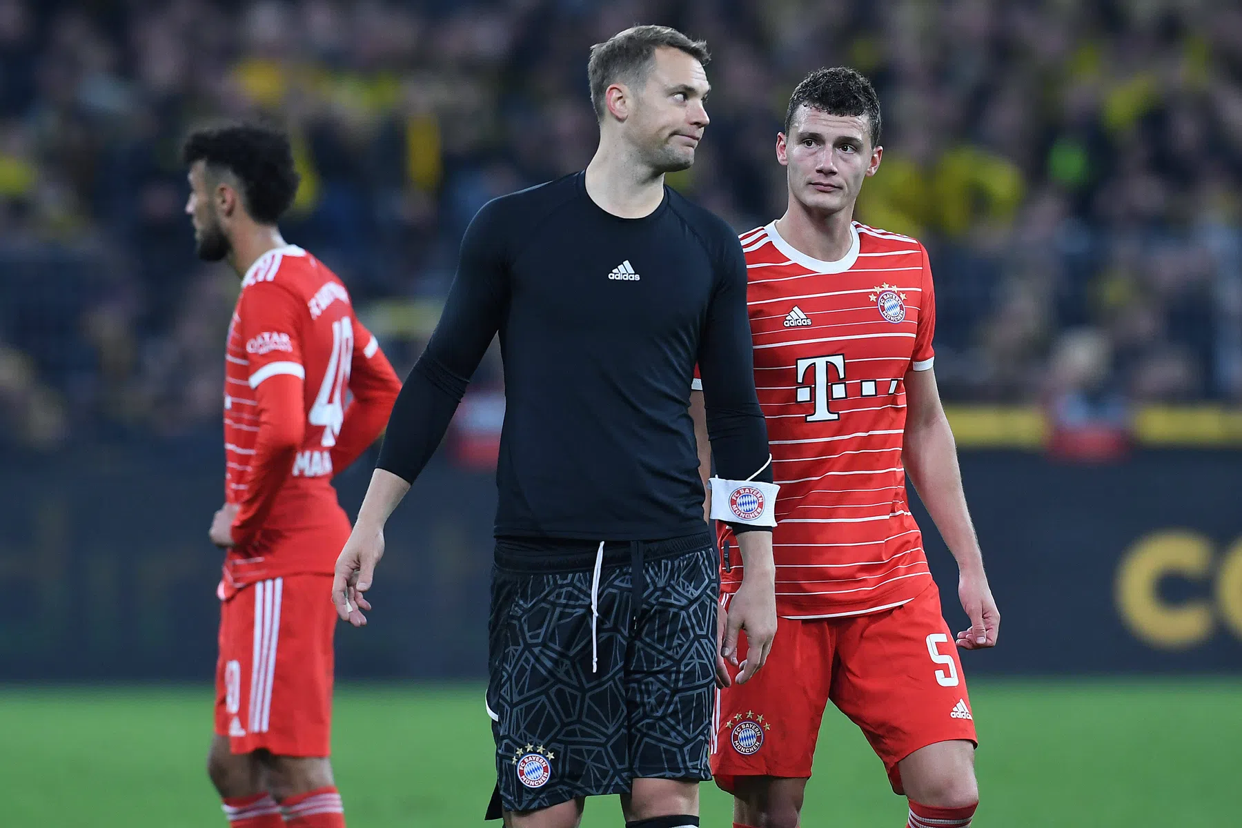 Neuer in wachtkamer Bayern: 'Blijven hem niet volpompen met pijnstillers'