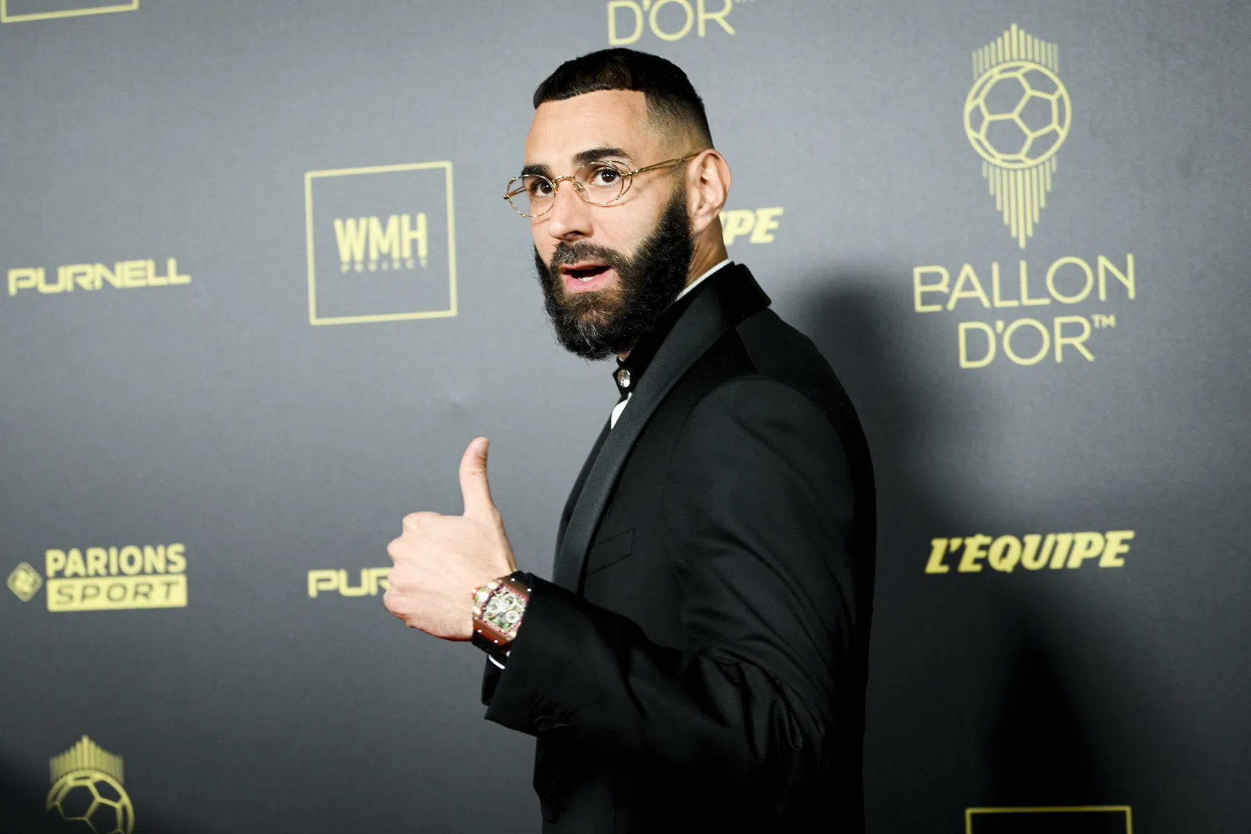 Felicitaties stromen binnen voor Benzema: 'Ik ben het eindelijk met ze eens!'