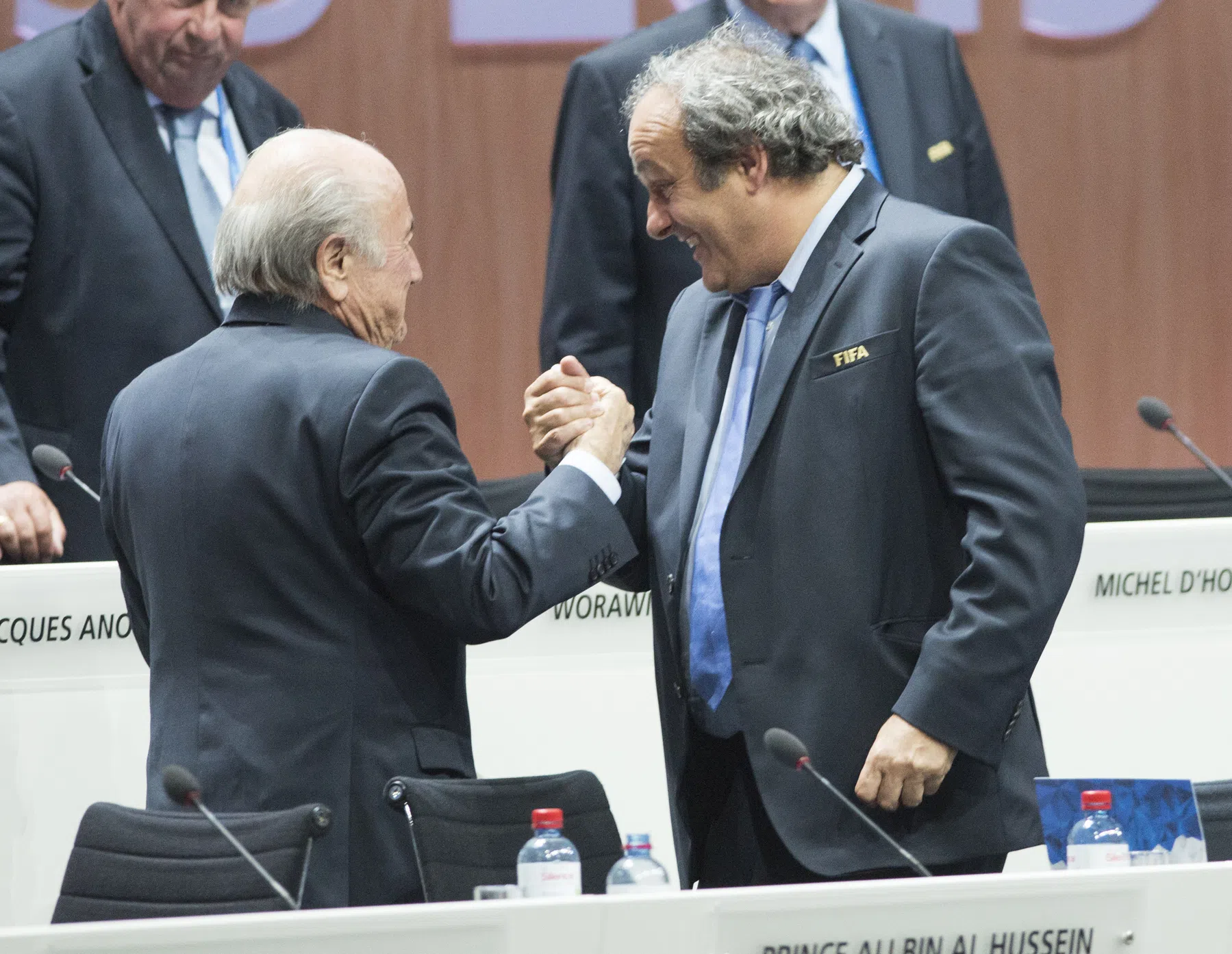 Blatter en Platini moeten toch weer vrezen voor straf