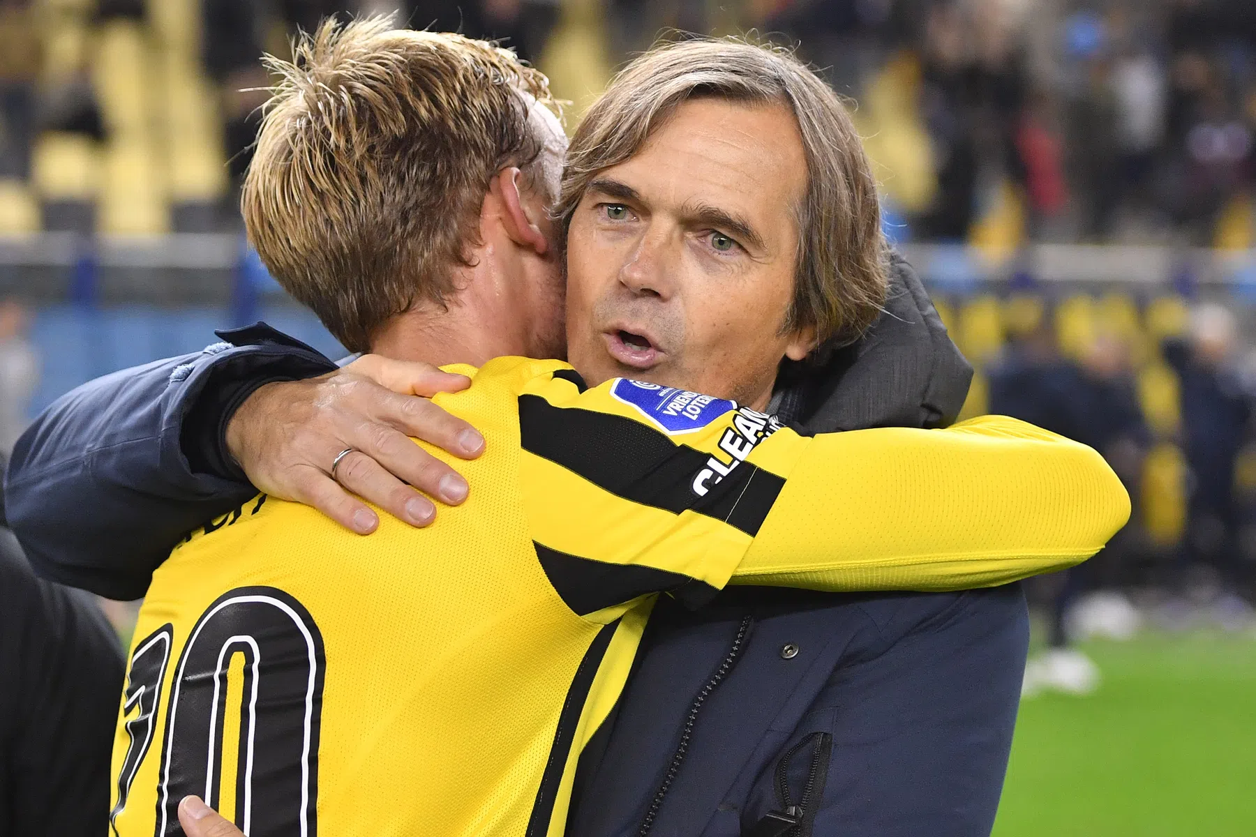 Cocu deelt compliment uit en gaat in op protest van Vitesse-fans