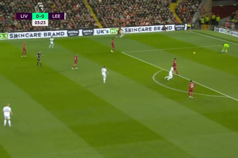 Bekijk de beelden: gestuntel bij Liverpool zorgt voor vroege achterstand