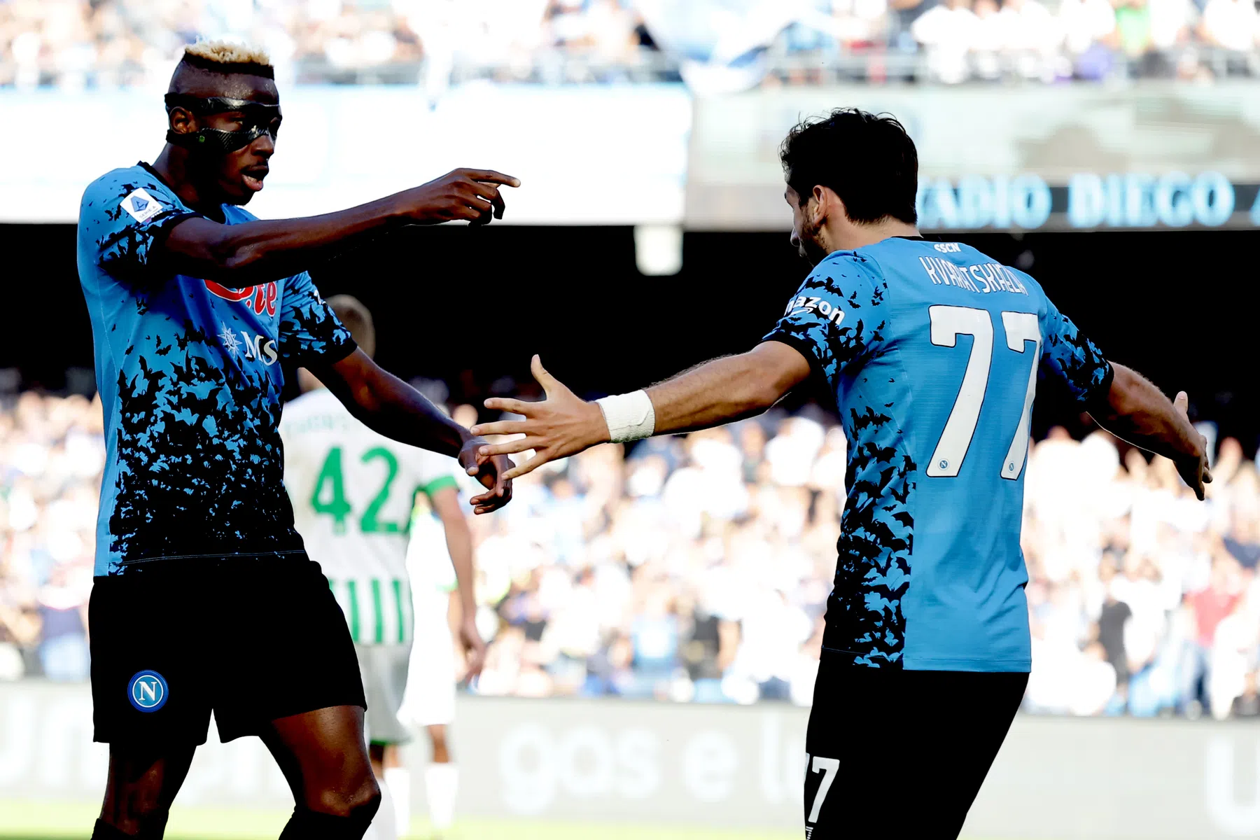 Osimhen en Kvaratskhelia schitteren voor oppermachtig Napoli