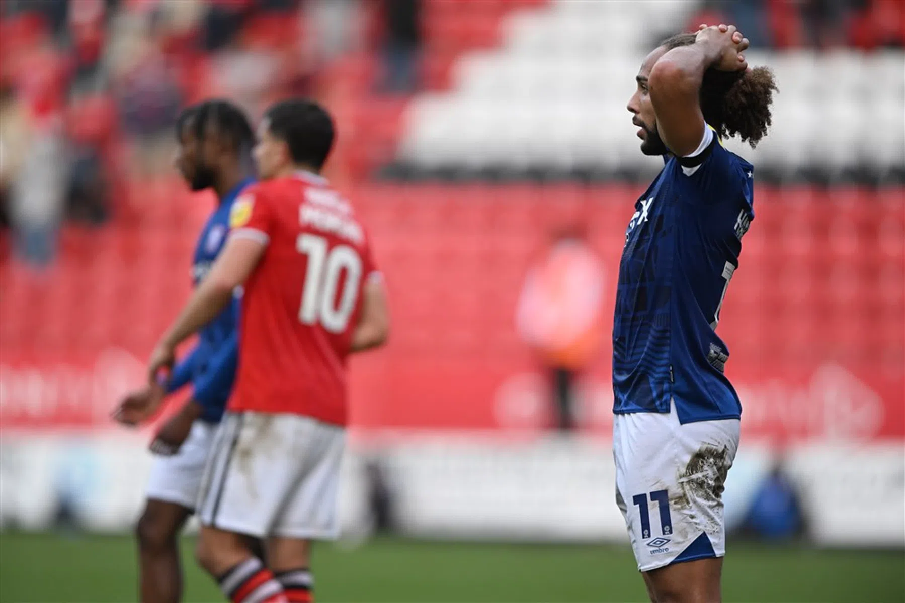 Filevermijders krijgen spijt na bizarre slotfase in Engels competitieduel