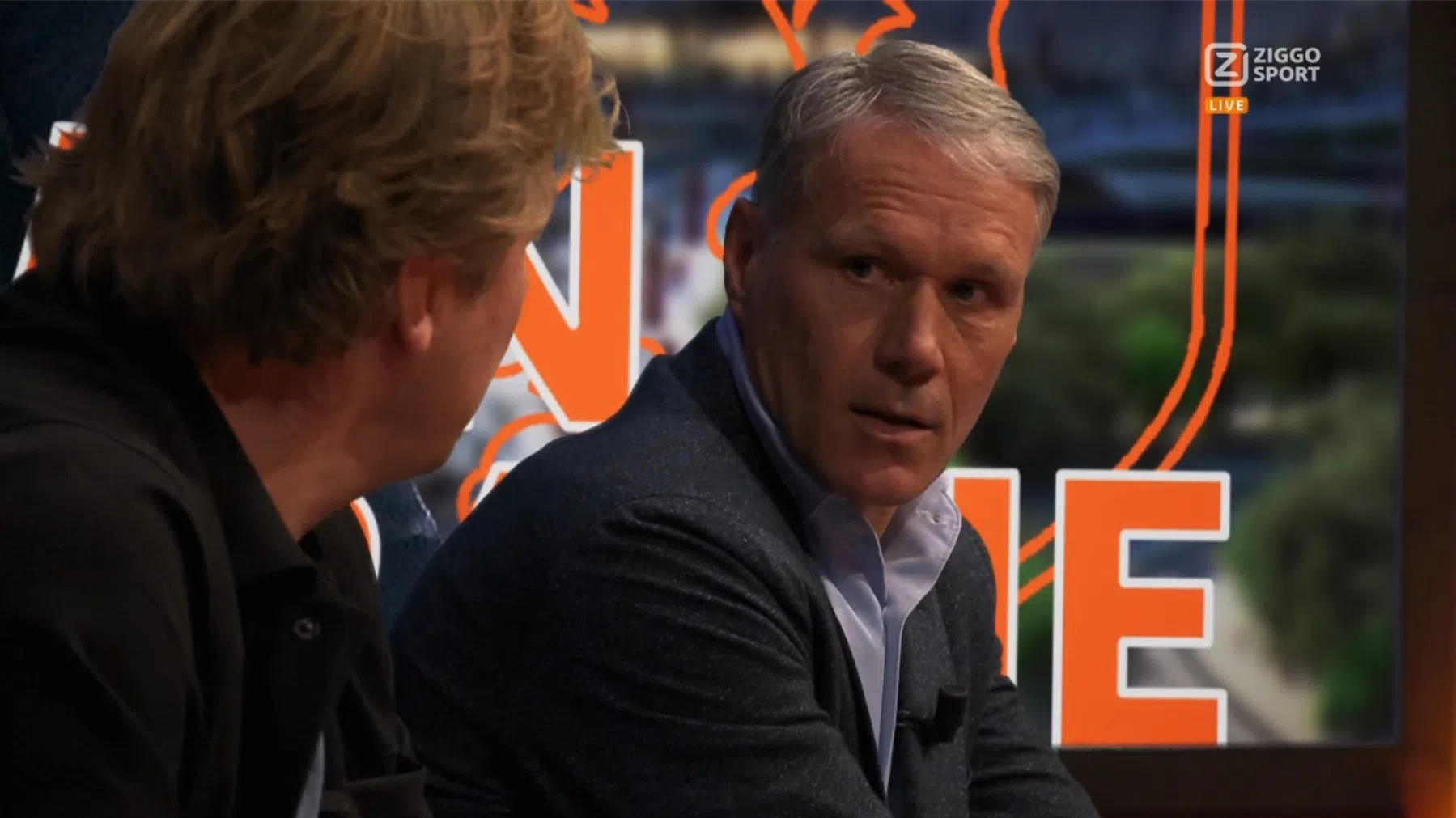 Van Basten kiest voor verrassende basisspeler Oranje: 'Een vreemde keuze' 