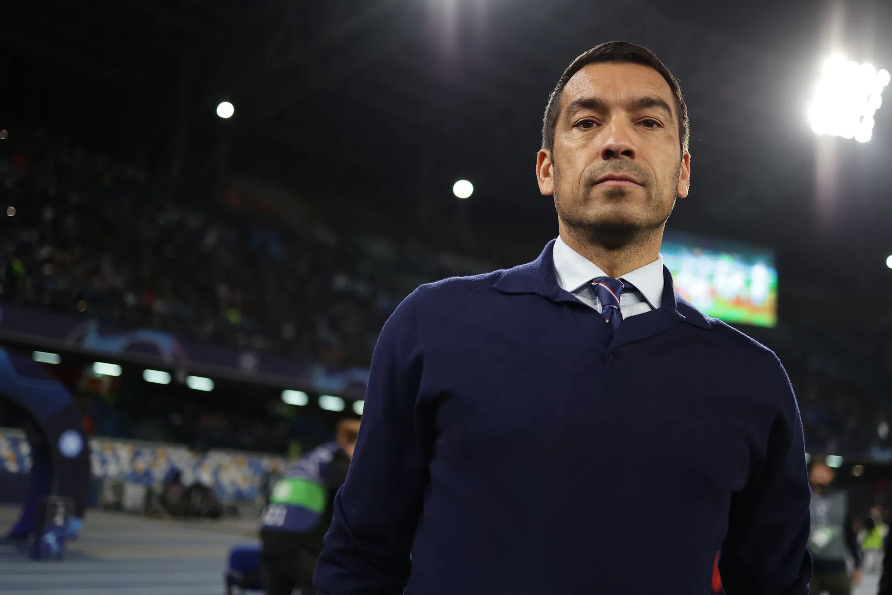 Van Bronckhorst wijst na CL-afgang Rangers op vrij weekend van Ajax