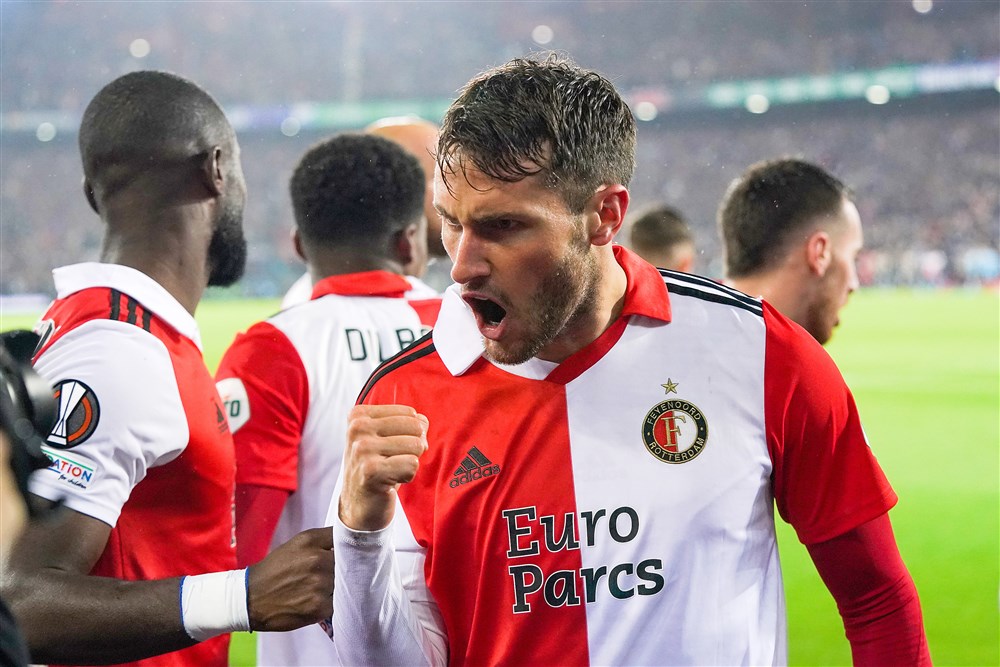 Feyenoord groepswinnaar in Europa League na voetbalgevecht met Lazio
