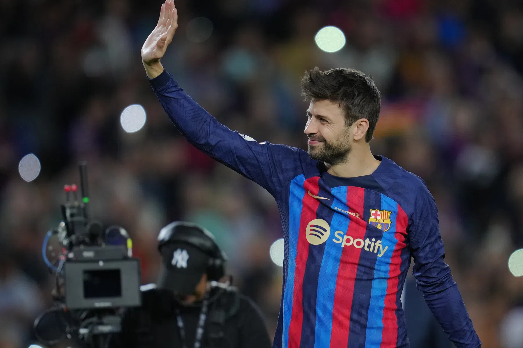 Piqué maakt schreeuwende supporters blij: 'Ik zal hier sterven'
