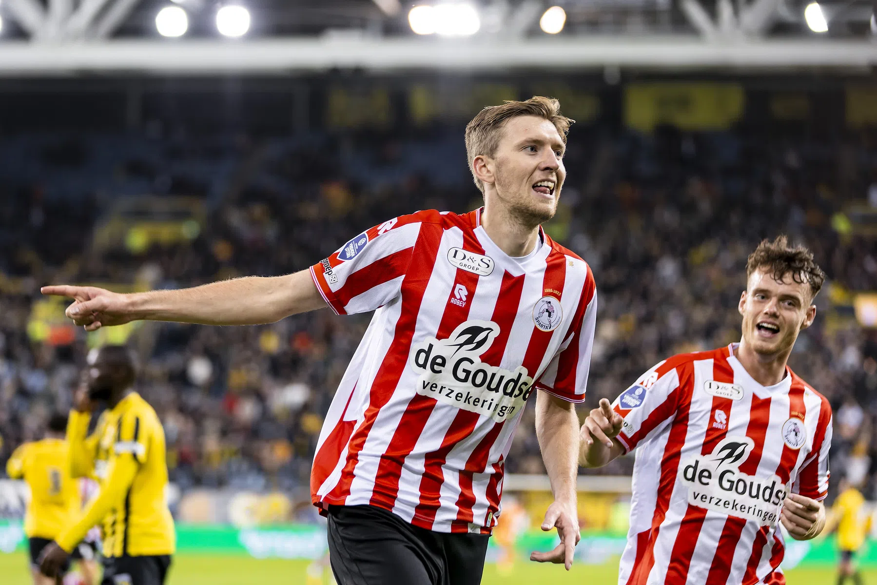 Sparta haalt uit en maakt hardhandig einde aan opmars Vitesse