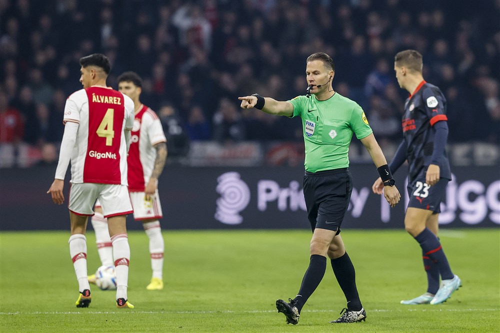 VAR corrigeert Makkelie: PSV krijgt toch geen strafschop