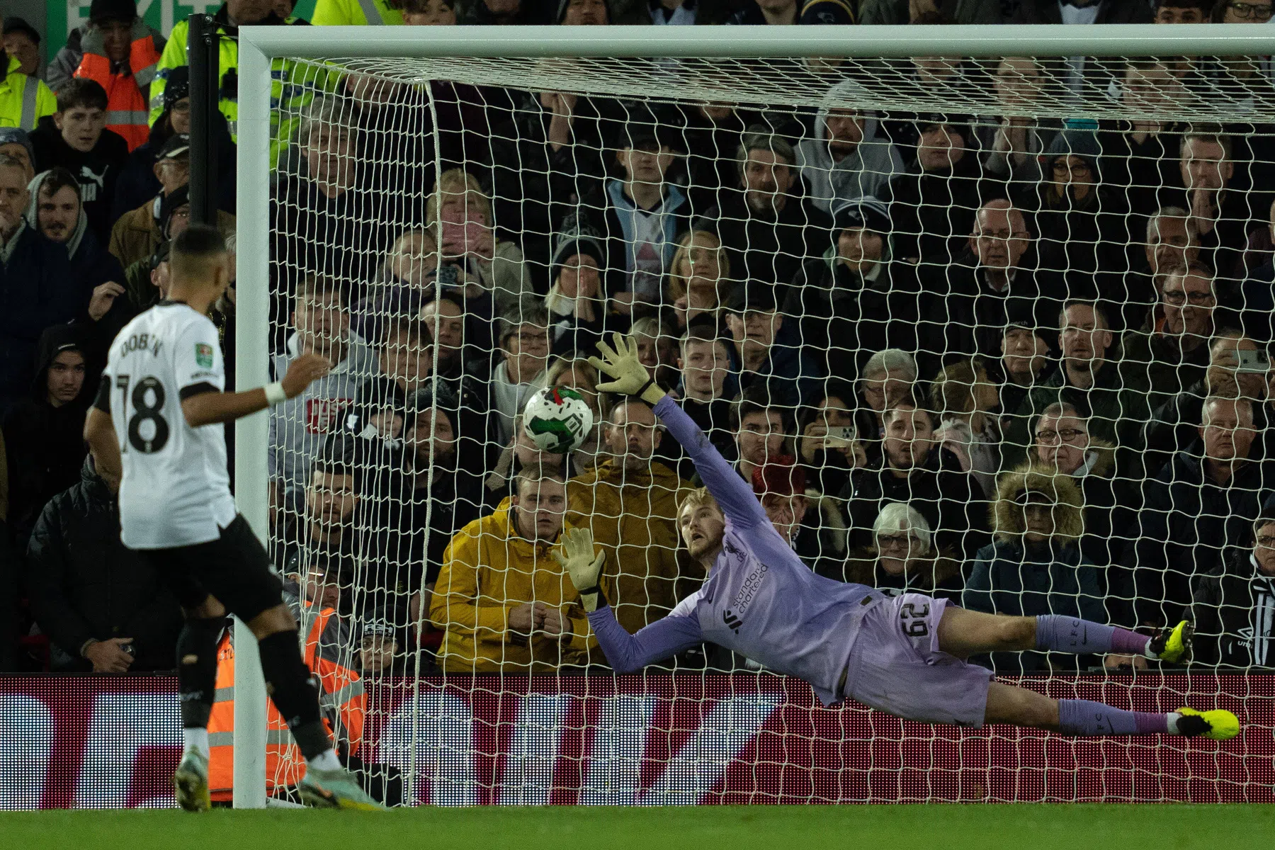 Kelleher wéér penaltyheld Liverpool: 'Hij is buitengewoon'