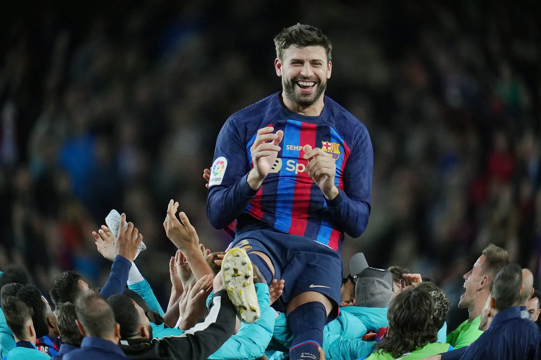 Piqué spreekt over ambities en geeft arbitrage schop na