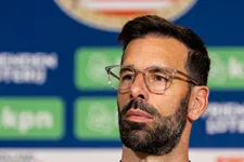 Thumbnail for article: Ruud van Nistelrooij vol vertrouwen richting PSV-AZ: 'Nu doorpakken'