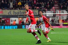 Thumbnail for article: Ajax in crisissfeer WK-break in na blamage in Emmen