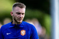 Thumbnail for article: Frank de Boer gaat in op keepersdiscussie: 'Cillessen geen ideale reservespeler'