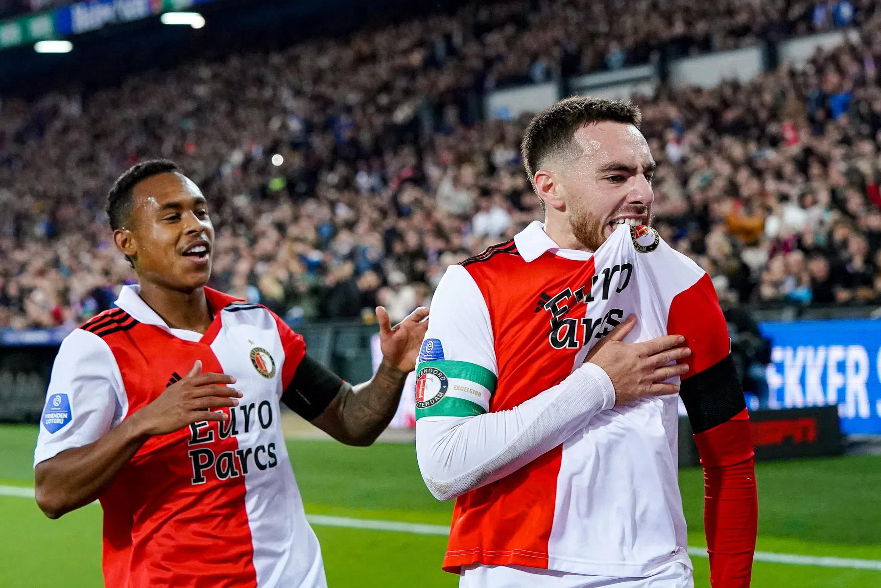 Feyenoord gaat na uitglijders Ajax en PSV als trotse koploper WK-break in