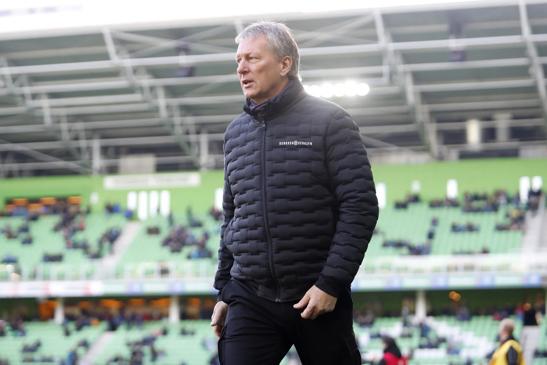 Wormuth wijst na spreekkoren van supporters ook naar eigen spelers