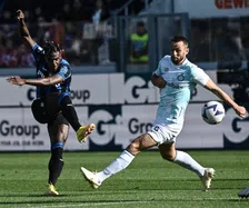 Thumbnail for article: De Vrij hoeft dankzij Dzeko niet lang te treuren over veroorzaken strafschop