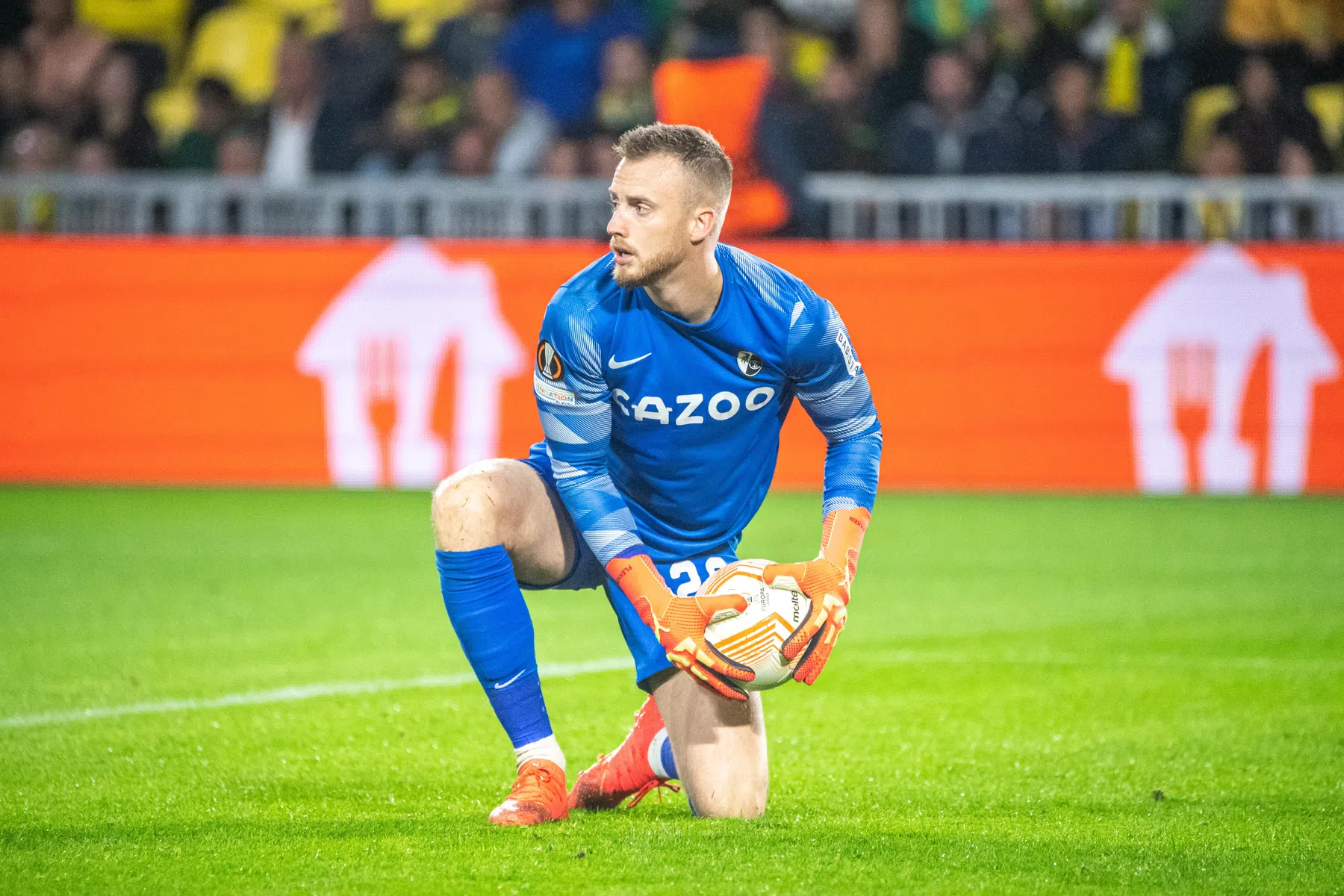 Aanhang Freiburg steekt Flekken hart onder de riem: 'Hij ging ervan uit erbij te zitten'