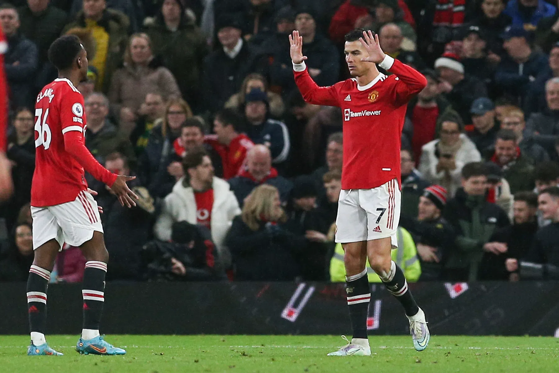 Man Utd-talent pareert kritiek Ronaldo: 'Wij zijn een nieuwe generatie'