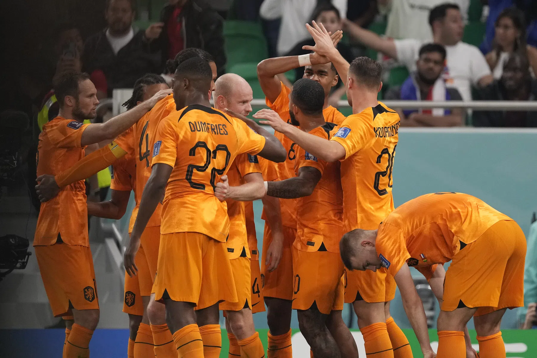 Gakpo en Klaassen redden Oranje bij moeizame WK-vuurdoop tegen Senegal