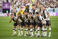 Thumbnail for article: FIFA straft Duitsland niet voor handen op de mond op teamfoto 