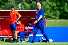 Thumbnail for article: 'Louis van Gaal neemt zichzelf en ons allemaal in de maling' 