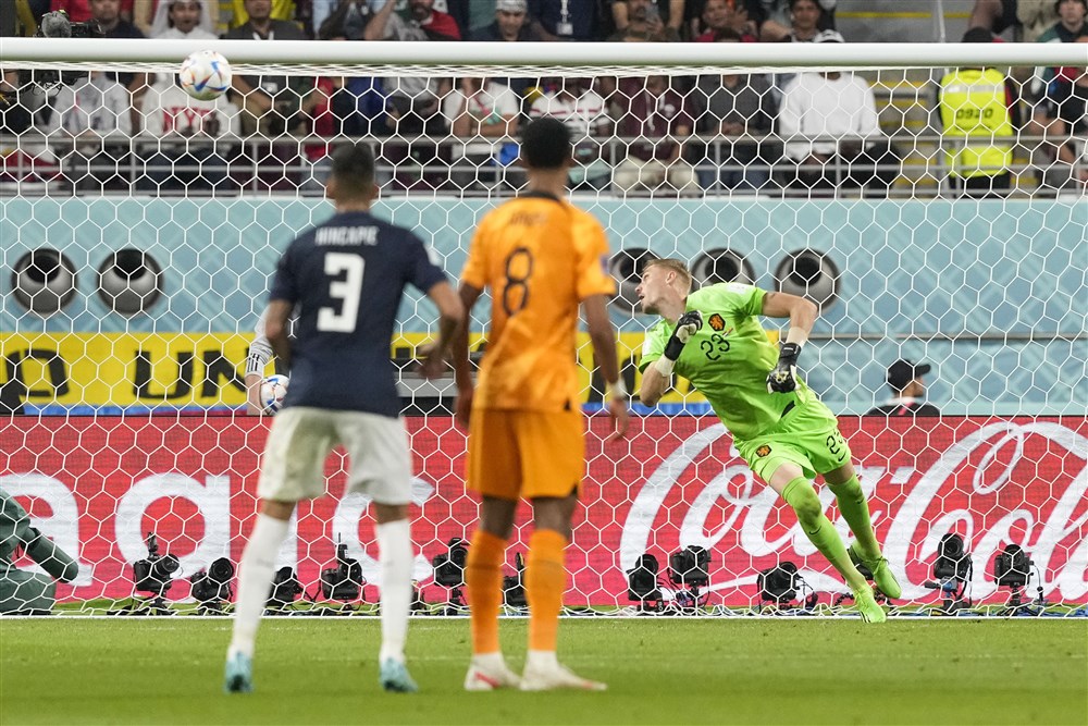 Matig Oranje komt in tweede WK-wedstrijd goed weg tegen Ecuador