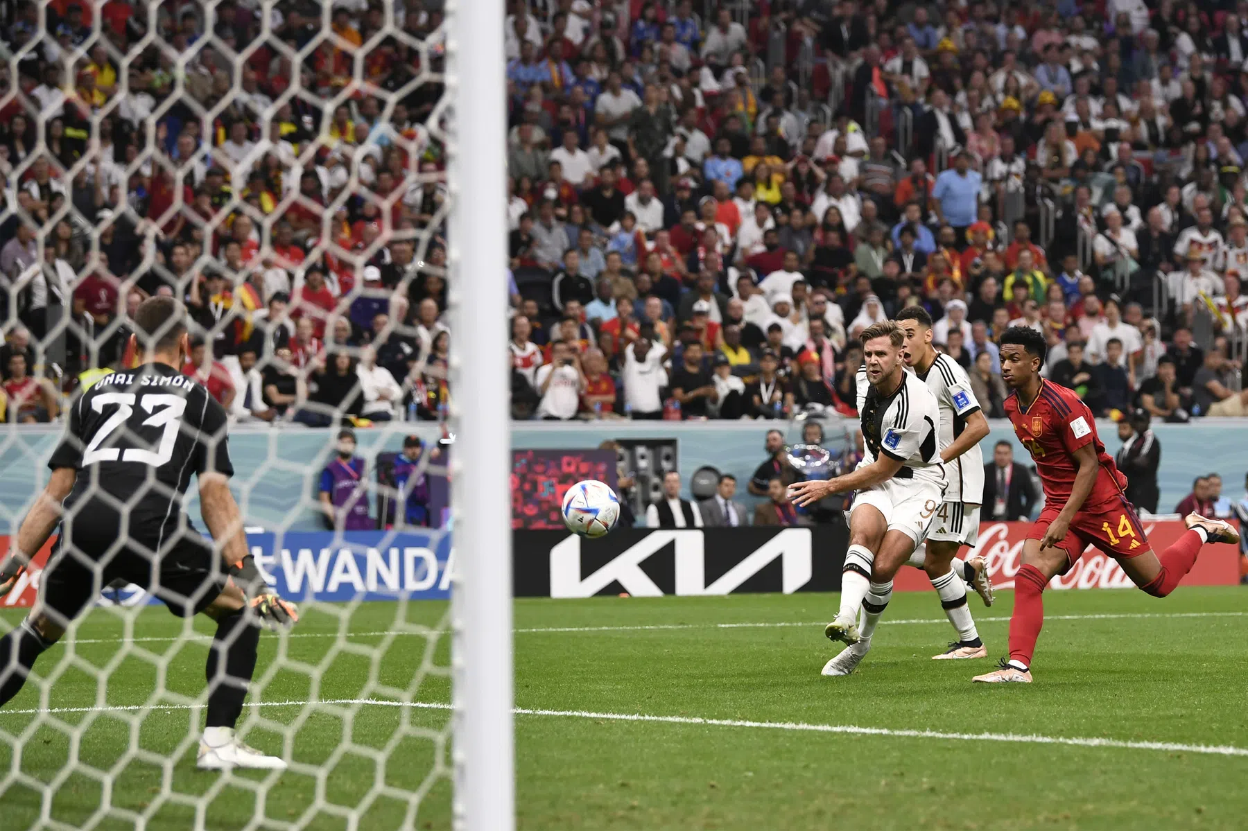 Duitse media komen 'na zucht van verlichting' met verzoek aan Flick