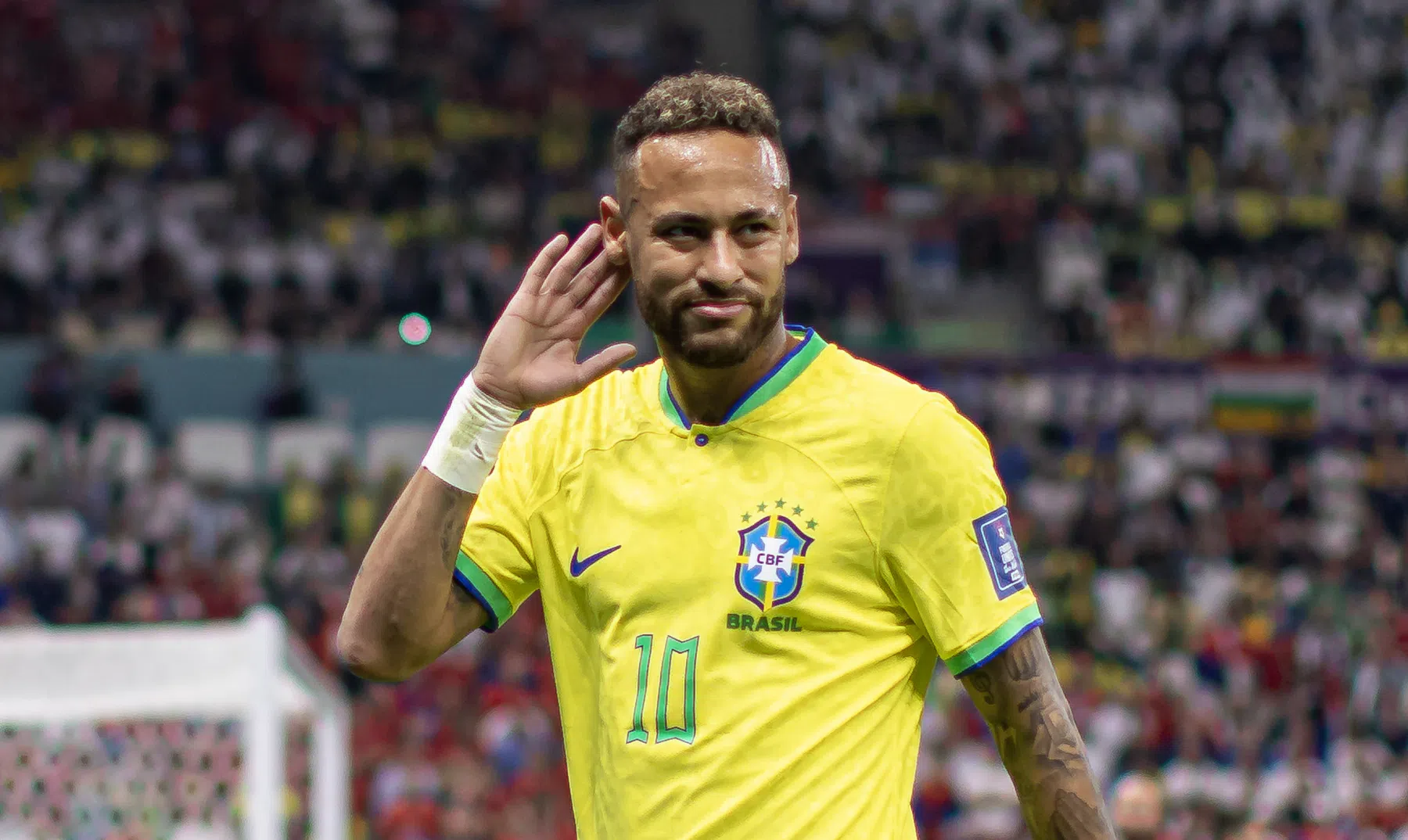 Neymar laat vanuit hotelkamer van zich horen na Braziliaanse triomf