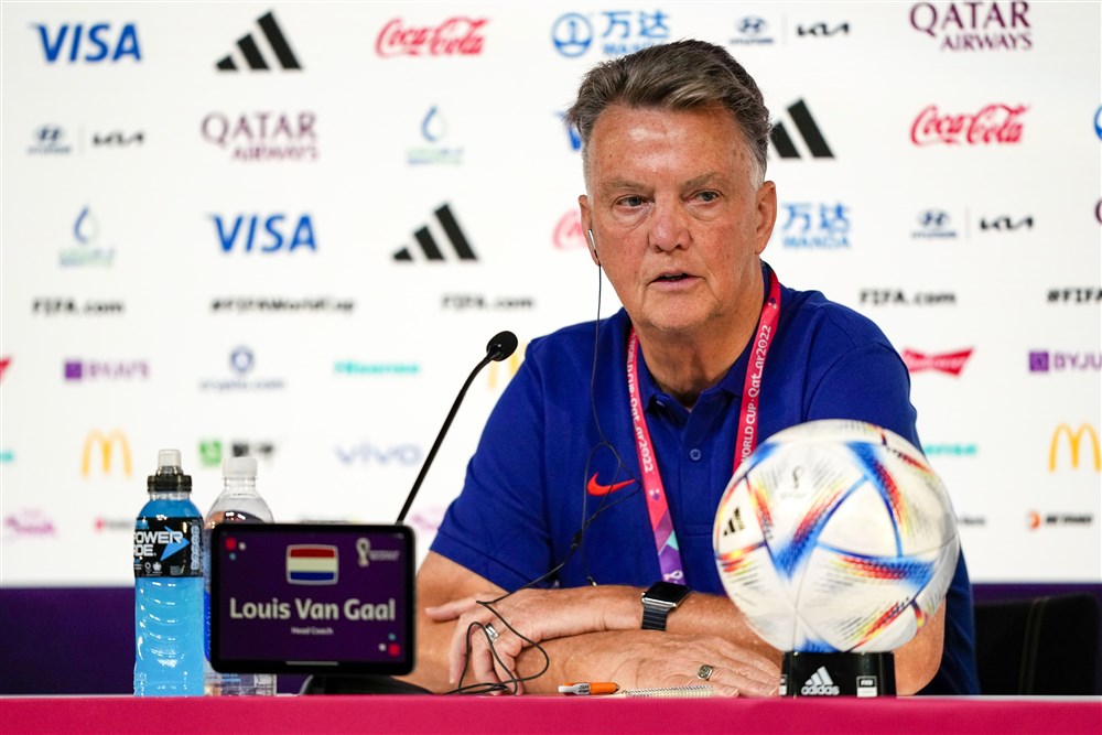 Van Gaal wil stand bij Ecuador - Senegal weten: 'Dan kan ik ingrijpen'