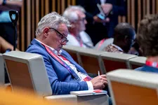 Thumbnail for article: 'Om gek van te worden: waar ik ook sta, hoor ik, achter in mijn hoofd, Joep Schreuder'