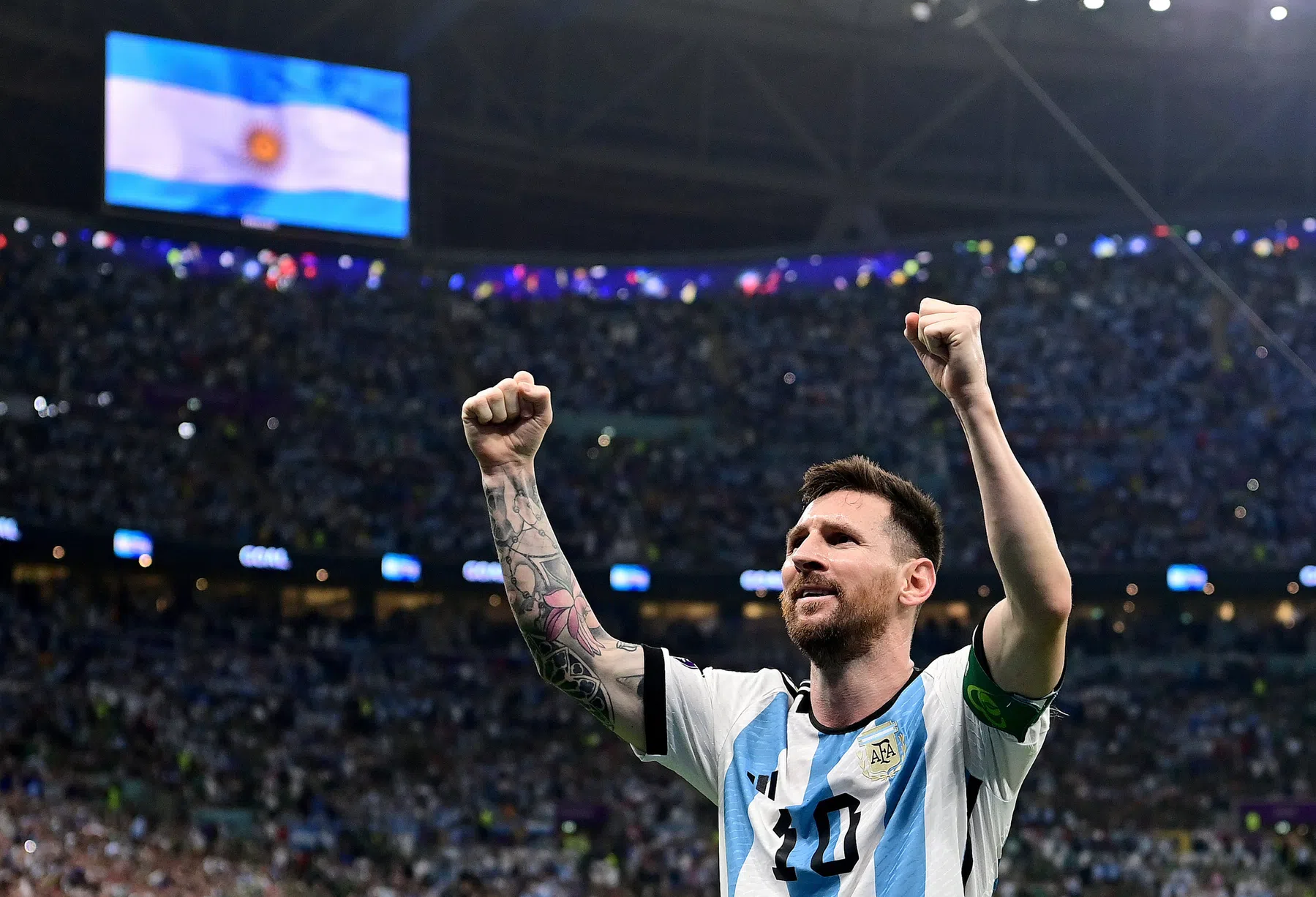 Guardado neemt het op voor Messi na digitale uithaal van Mexicaanse bokser