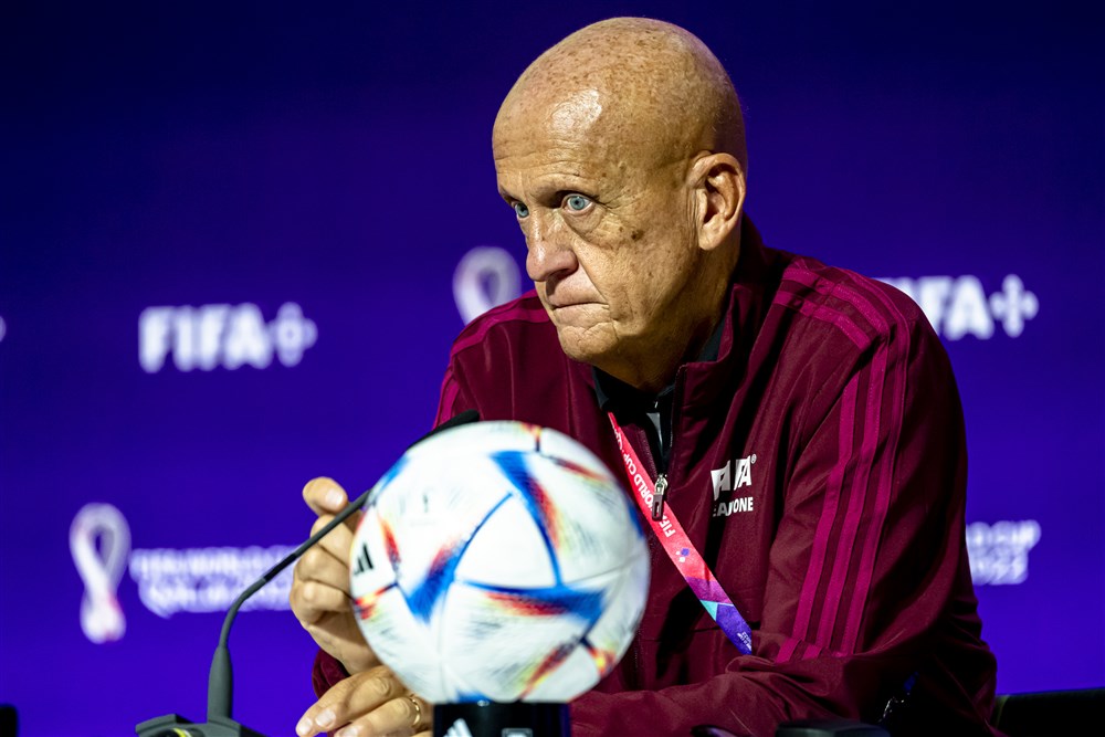 Collina licht toegenomen blessuretijd toe: 'Mensen willen meer voetbal zien'