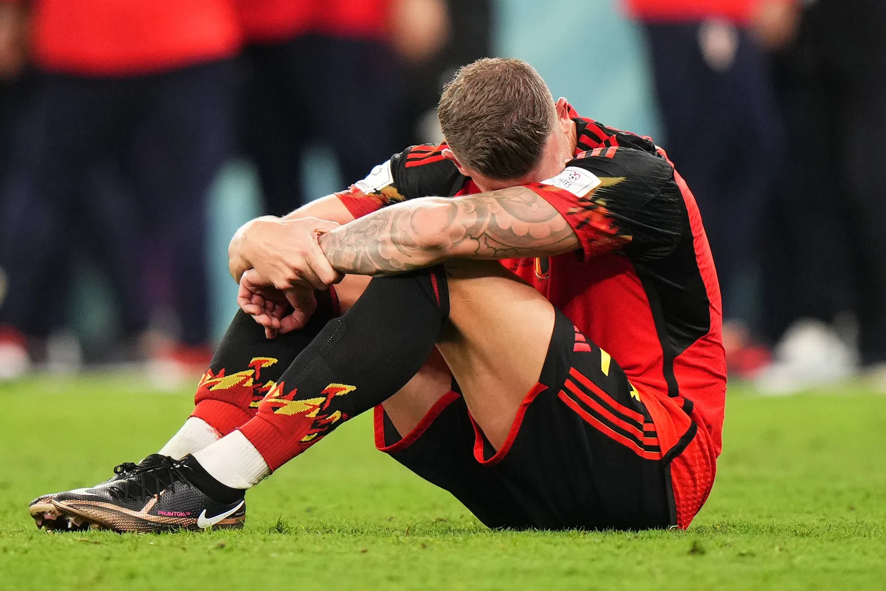 Diepbedroefde Alderweireld denkt aan afscheid: 'Ik heb alles gegeven, alles!'