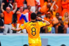 Thumbnail for article: 'Bij een vertrek van Gakpo kan die ambitie van PSV de prullenbak in'