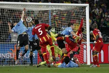 Thumbnail for article: Waarom de Ghanezen Luis Suárez willen vernietigen