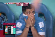 Thumbnail for article: Emotionele Suárez mag kinderen niet zien: 'FIFA is altijd tegen Uruguay' 
