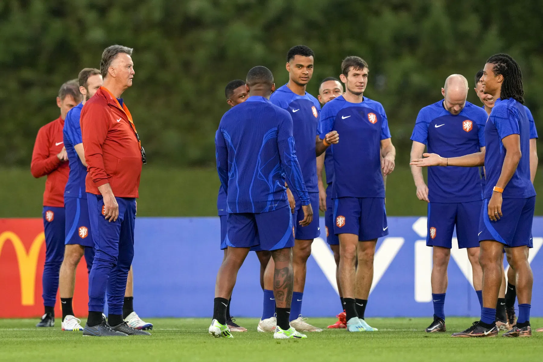 Oranje traint zonder De Vrij voor het eerst richting Argentinië