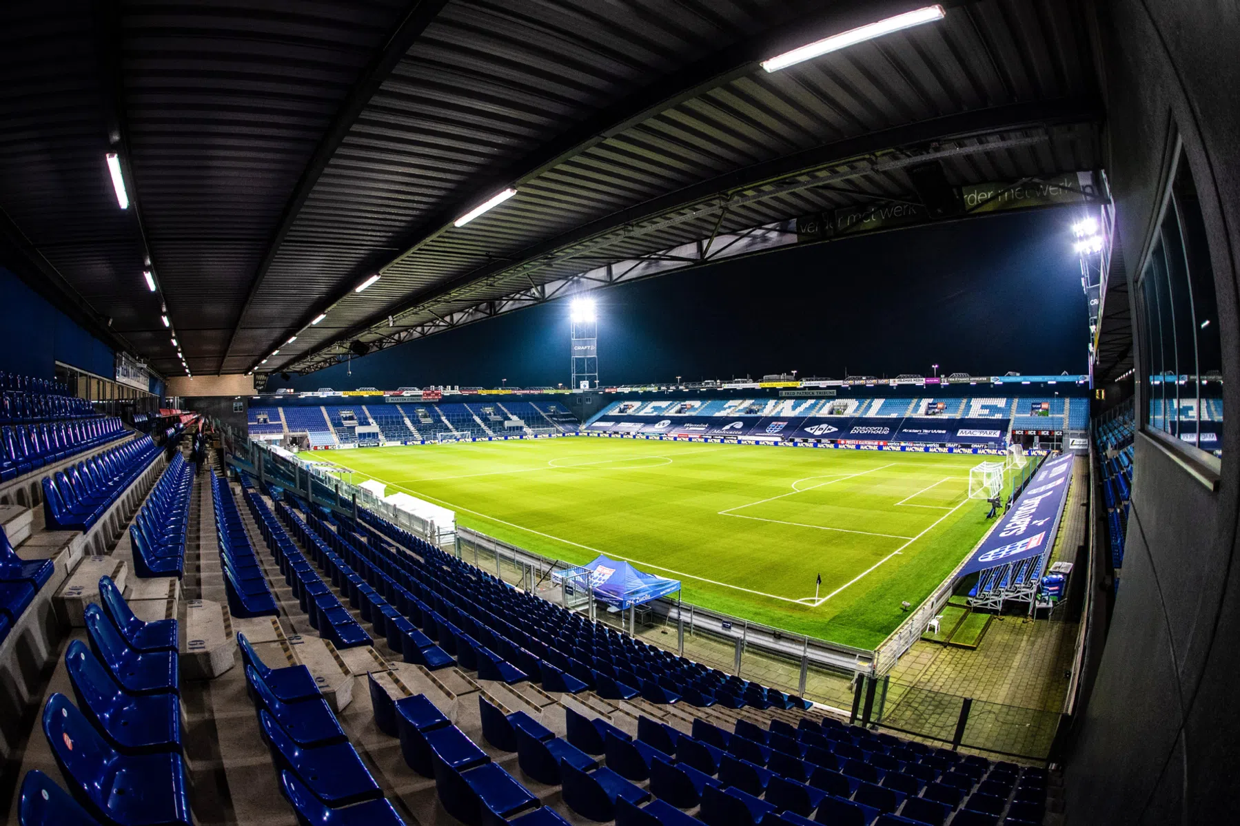 Onrust in Zwolle: hoe PEC in de greep raakte van twee miljonairs 